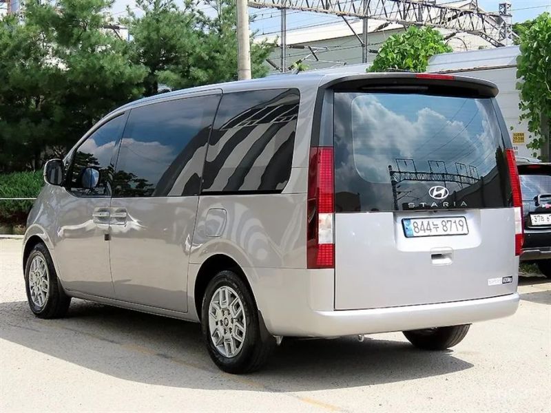 Hyundai Staria