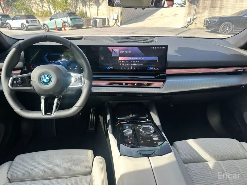 BMW i5