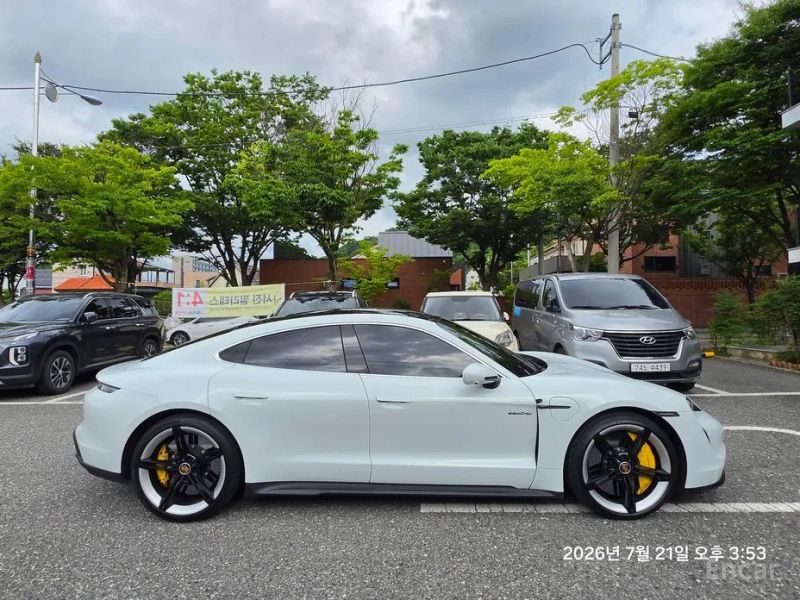 Porsche Taycan