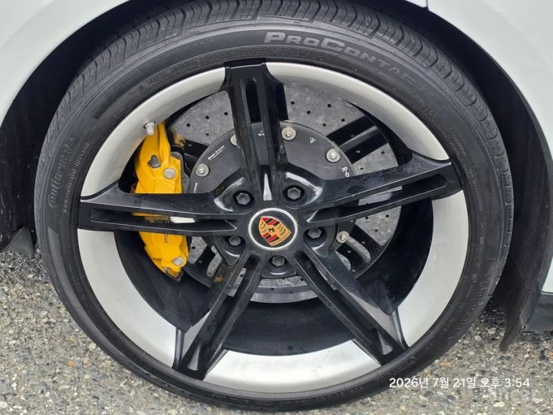 Porsche Taycan
