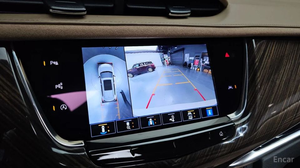 Cadillac XT6