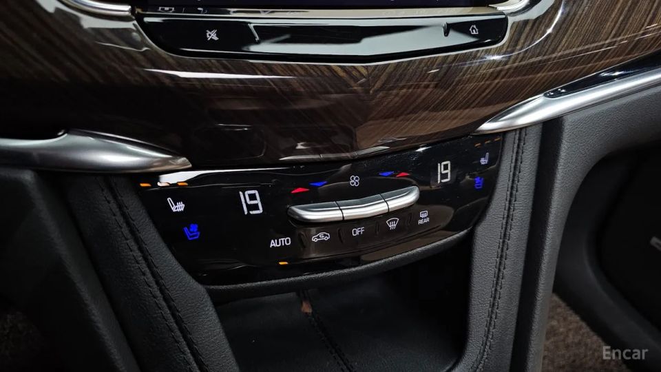 Cadillac XT6