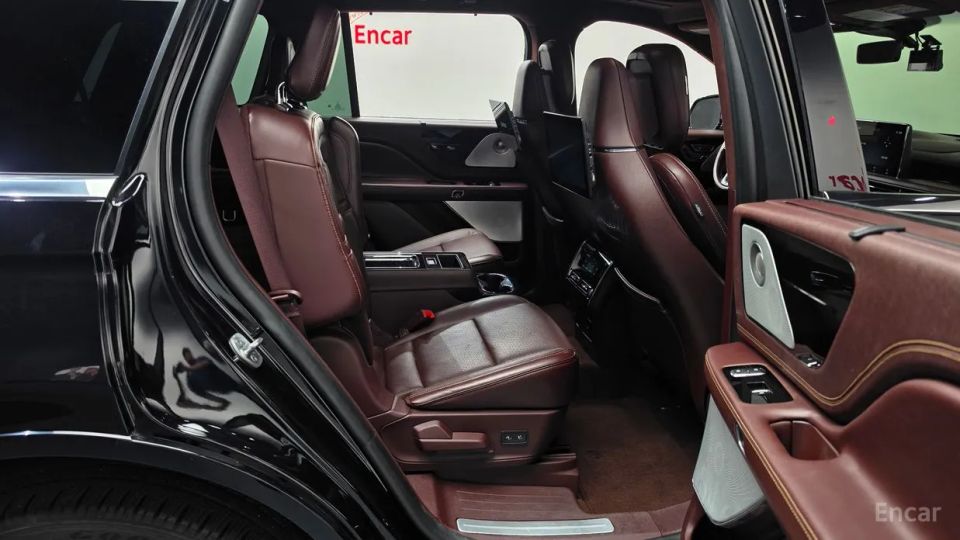 Lincoln Aviator