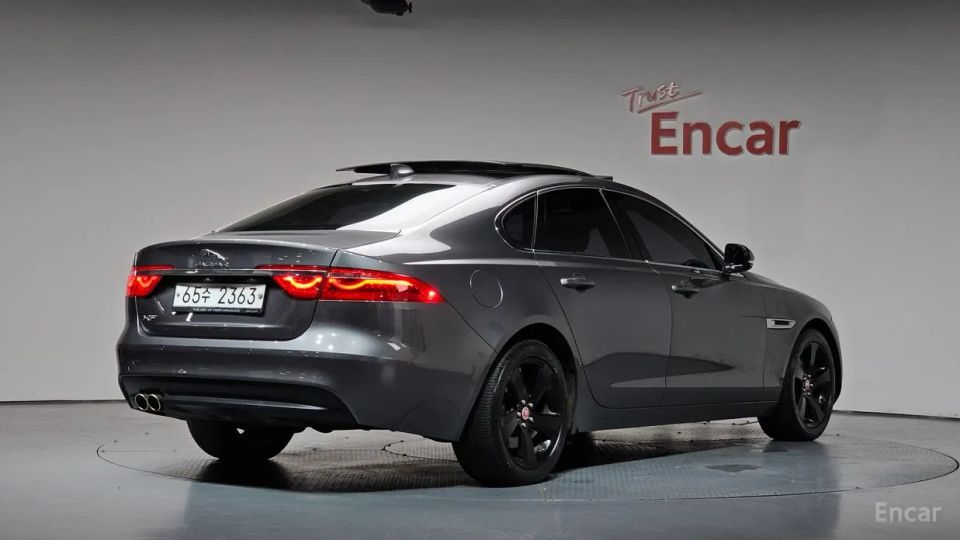 Jaguar xf