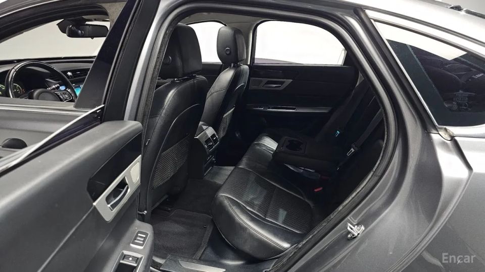 Jaguar xf