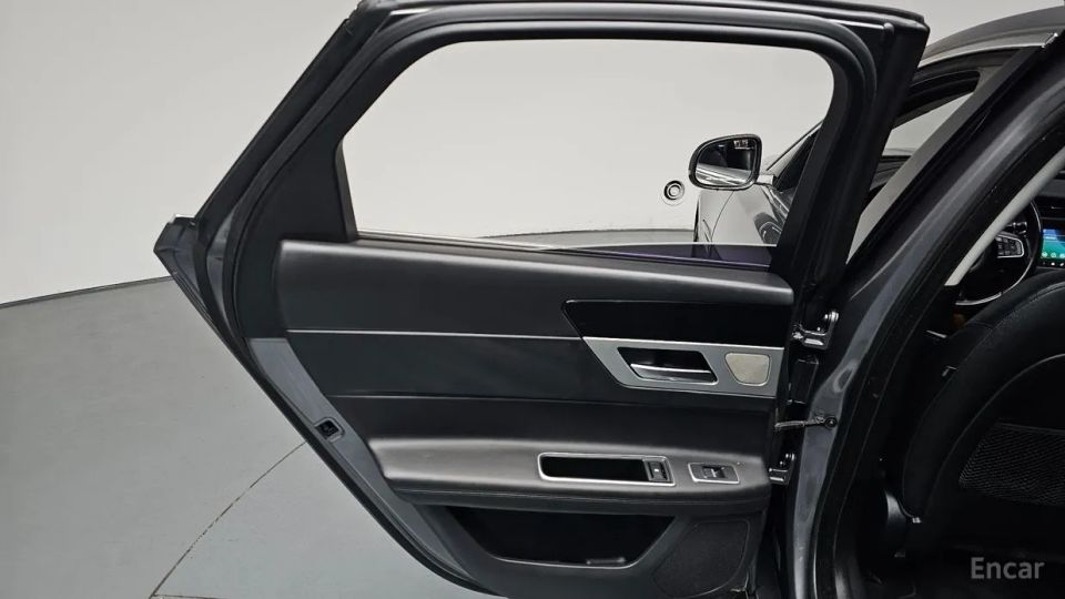 Jaguar xf