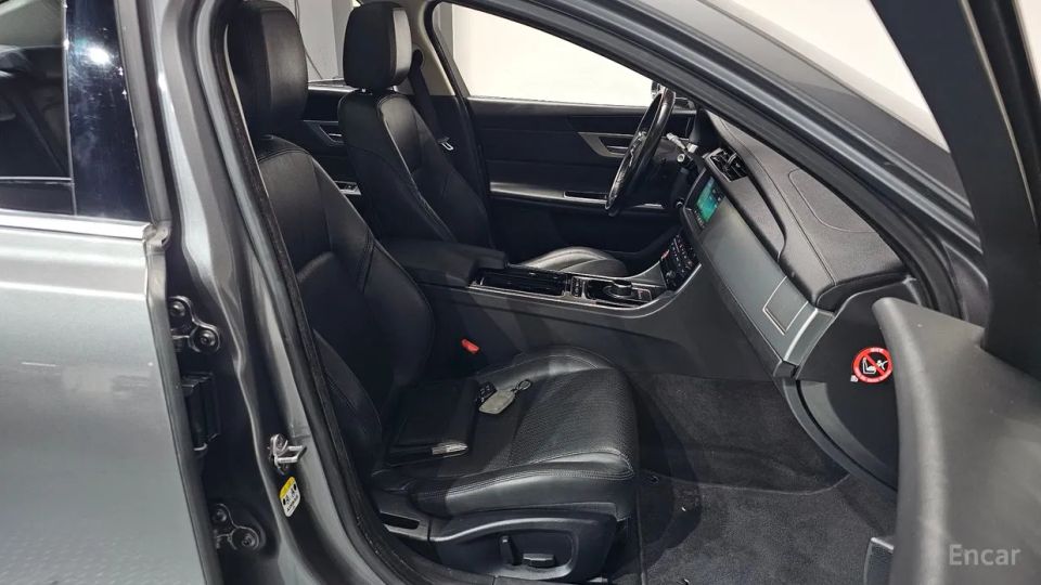 Jaguar xf