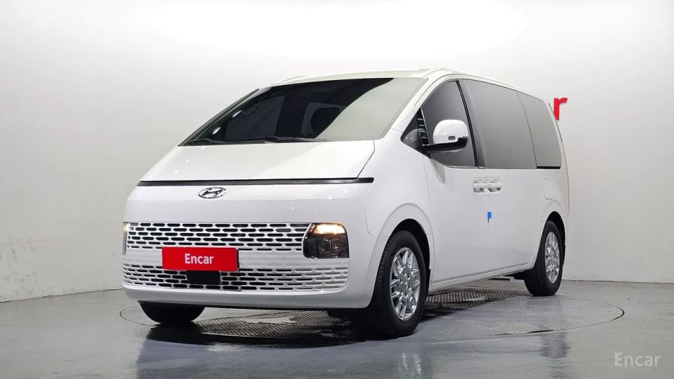 Hyundai Staria