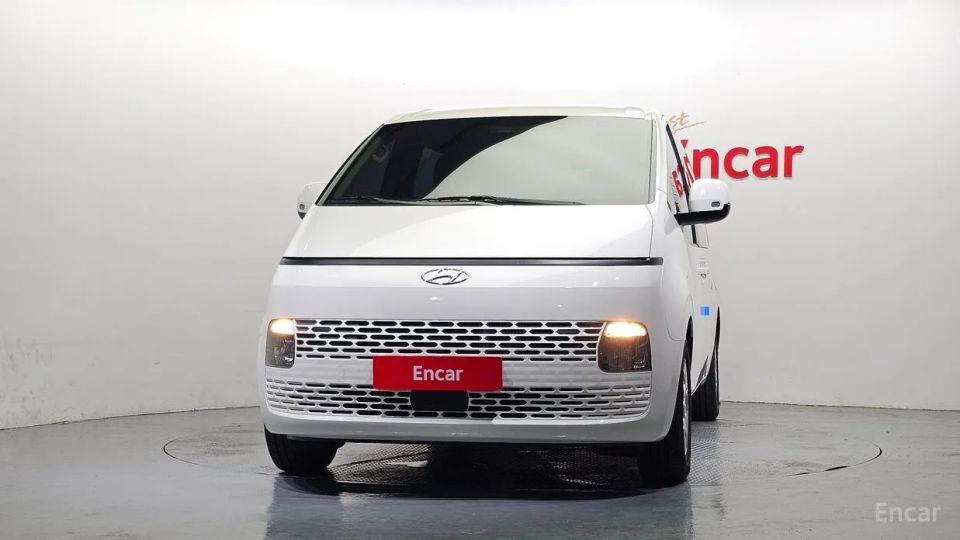 Hyundai Staria