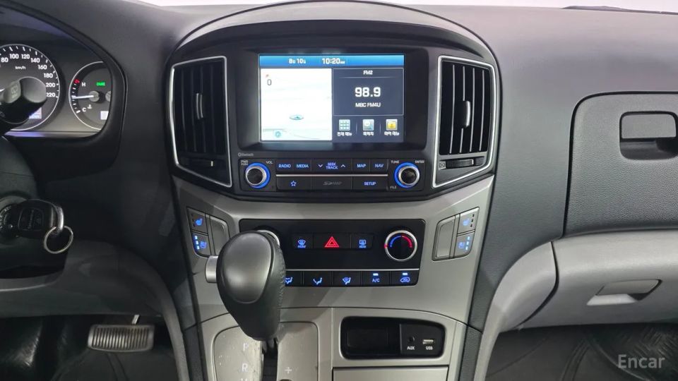 Hyundai Starex
