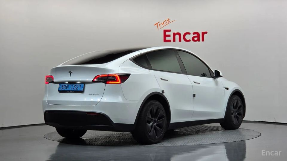 Tesla model-y