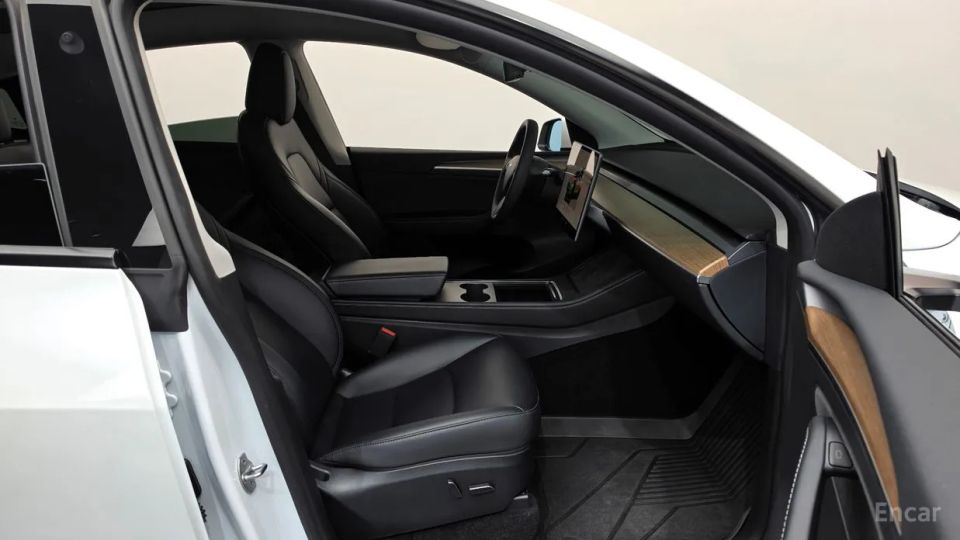 Tesla model-y