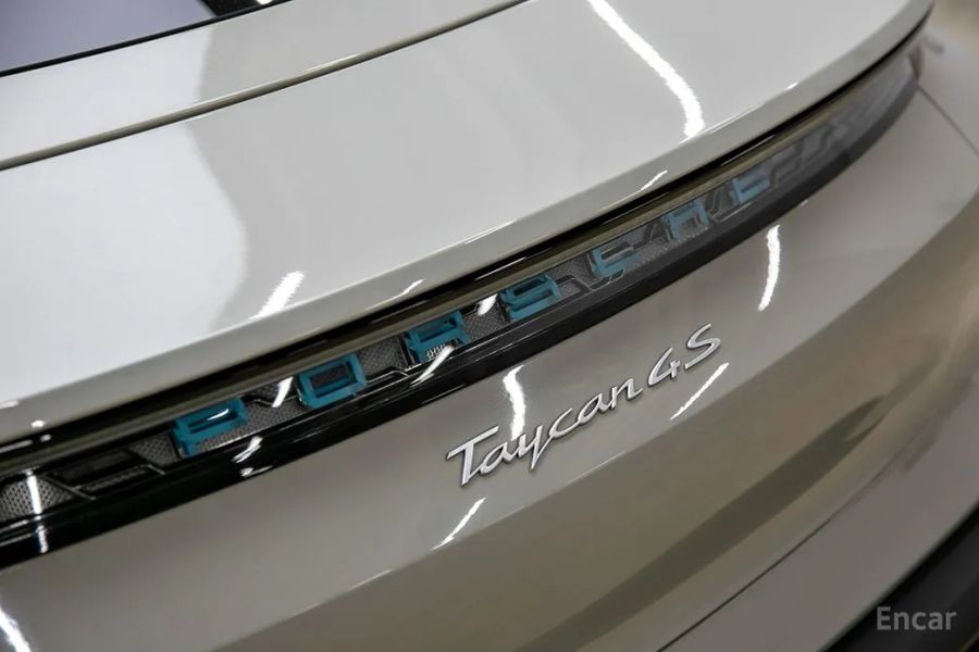 Porsche Taycan