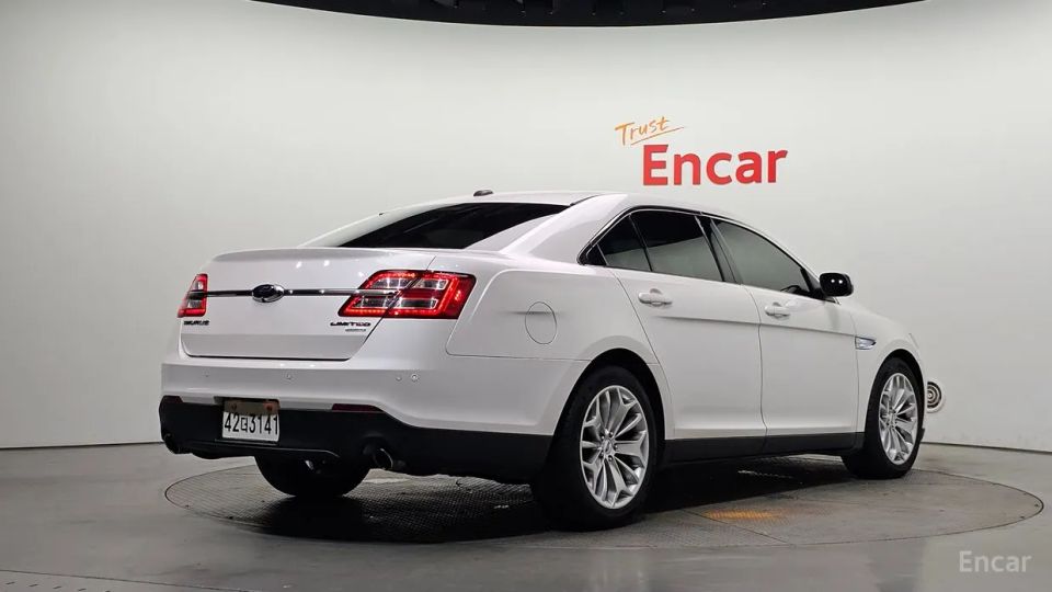 Ford Taurus
