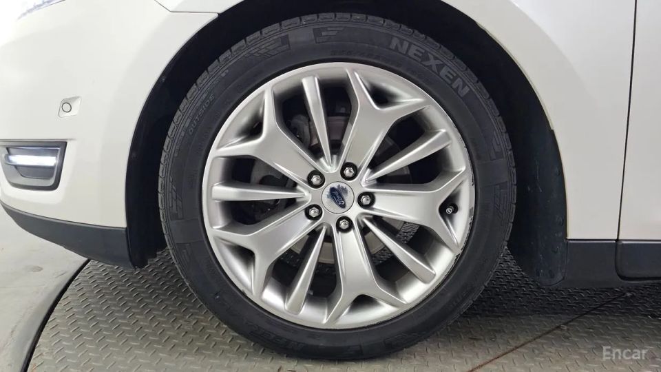 Ford Taurus