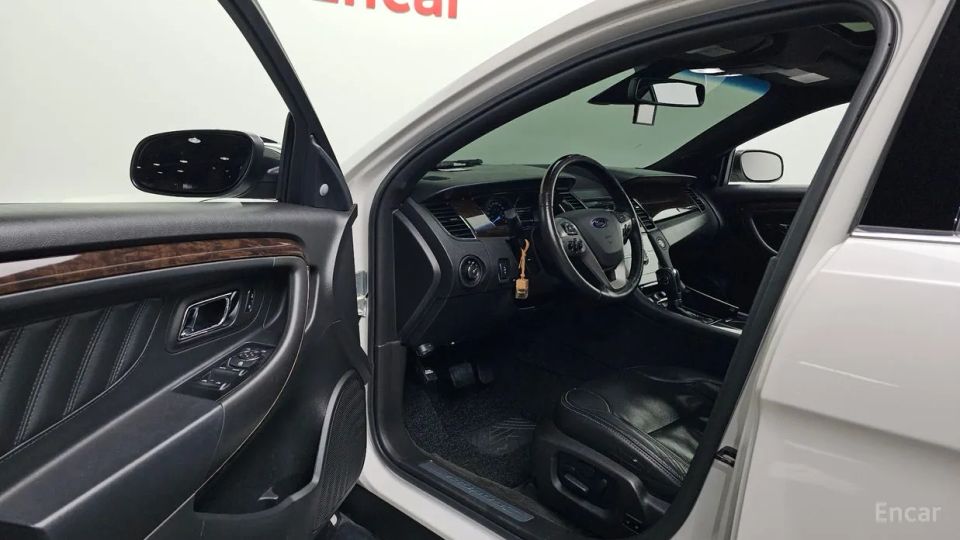 Ford Taurus