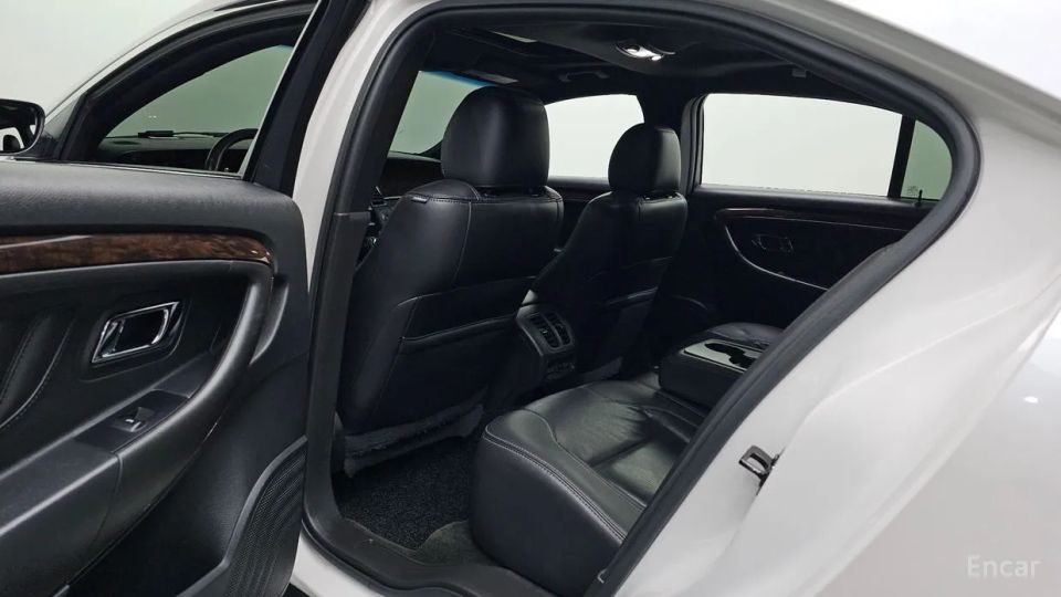 Ford Taurus