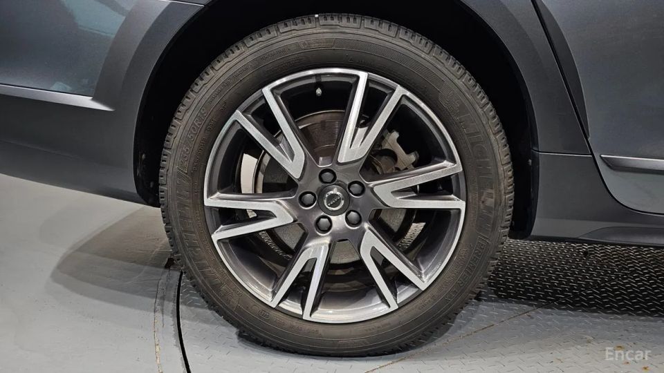 Volvo V90