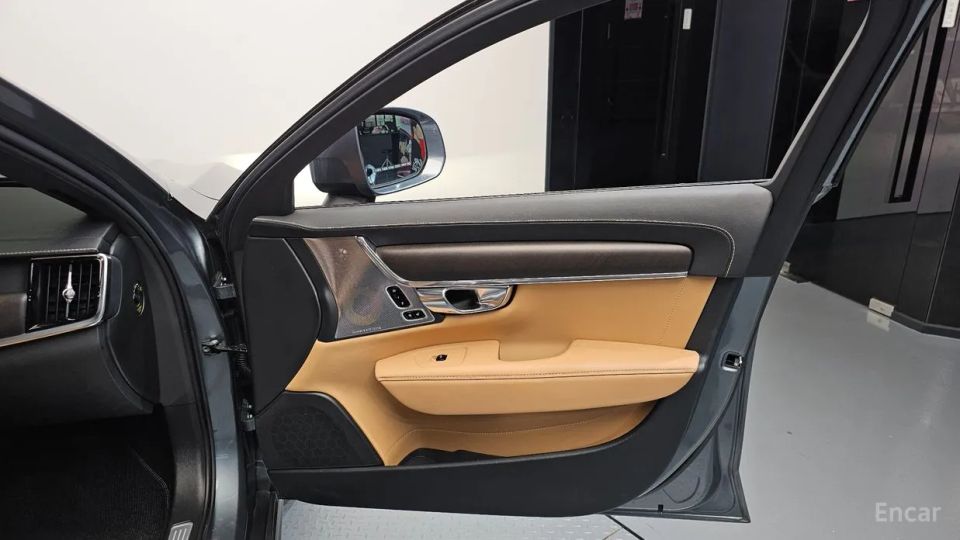 Volvo V90