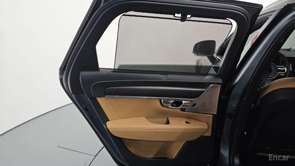 Volvo V90