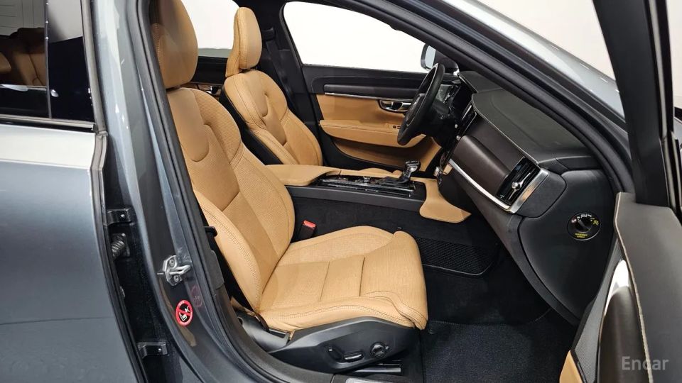 Volvo V90