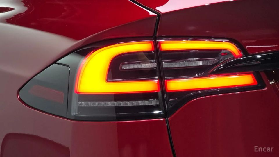 Tesla model-x