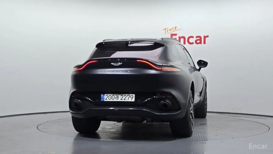 Astonmartin DBX