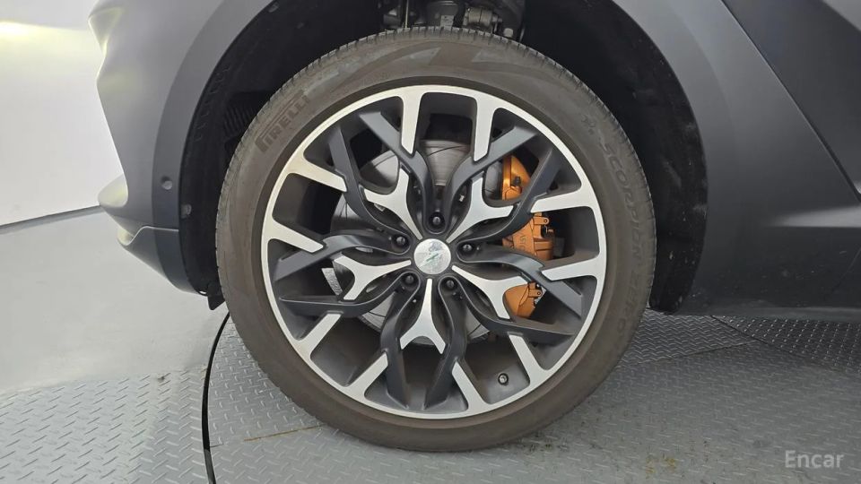 Astonmartin DBX
