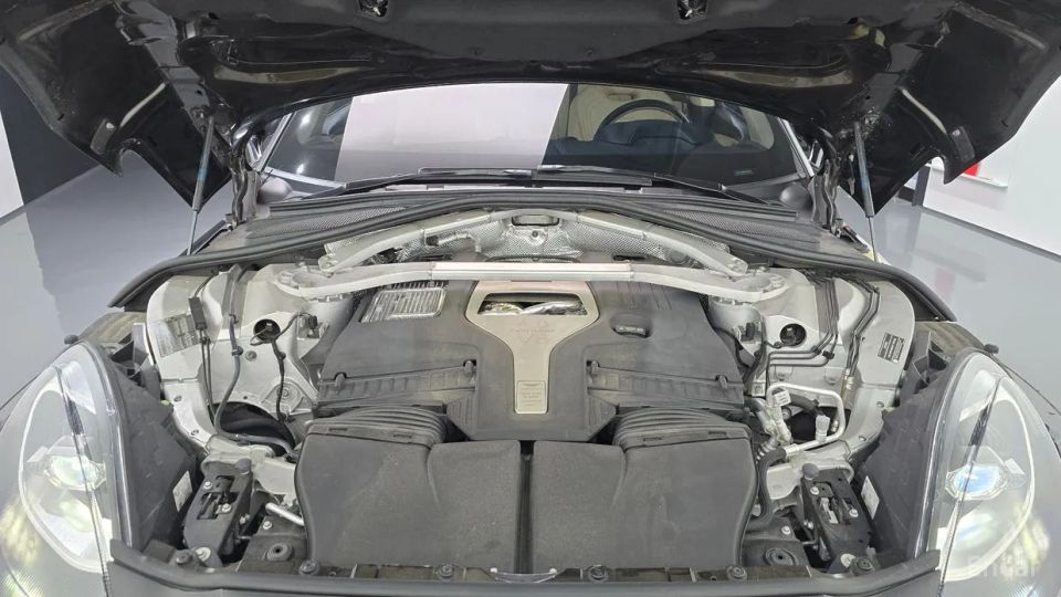 Astonmartin DBX