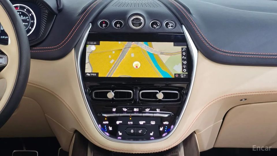 Astonmartin DBX