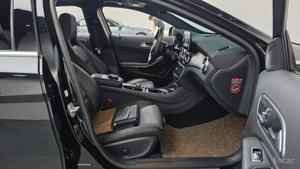 Mercedes-Benz GLA-Class