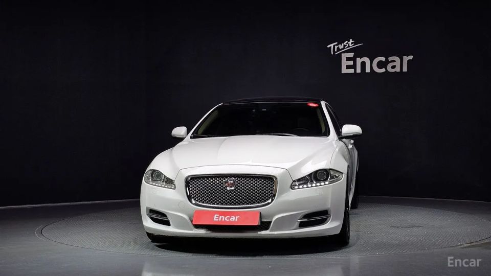 Jaguar XJ