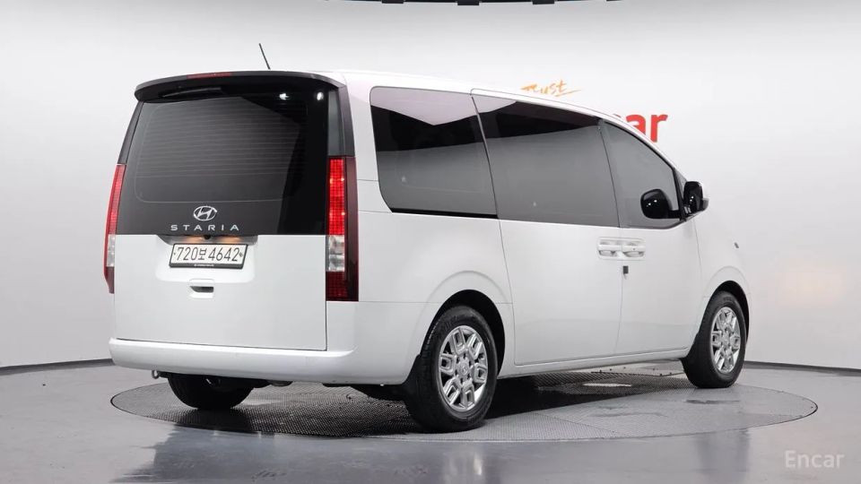 Hyundai Staria