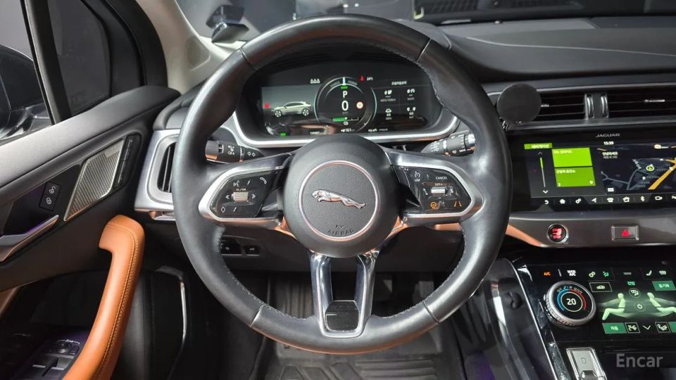 Jaguar I-PACE