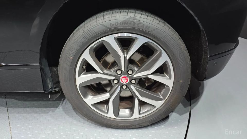 Jaguar I-PACE