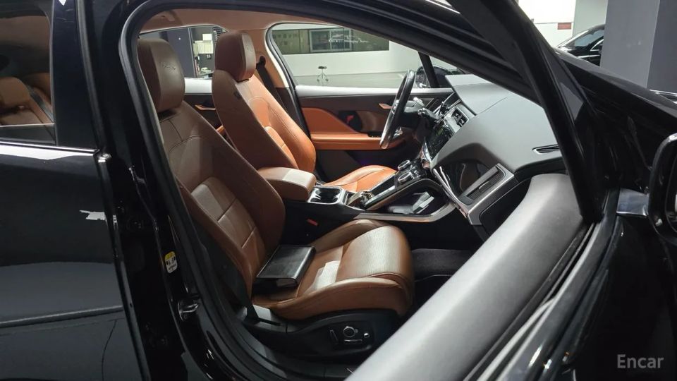 Jaguar I-PACE