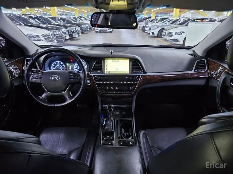 Hyundai Aslan