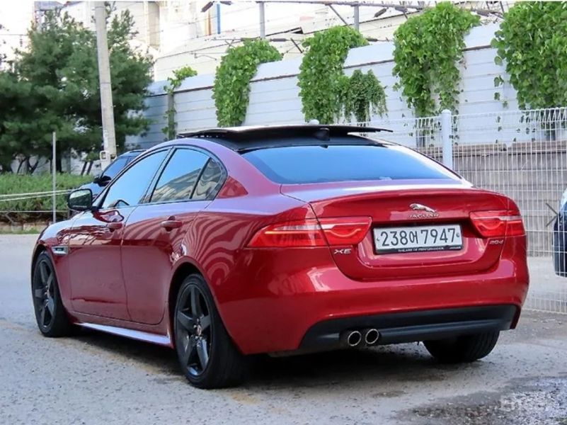 Jaguar XE