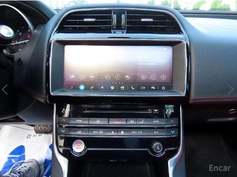 Jaguar XE