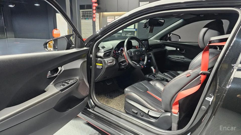 Hyundai Veloster