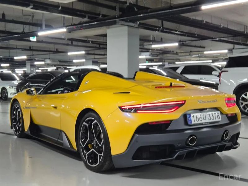 Maserati MC20
