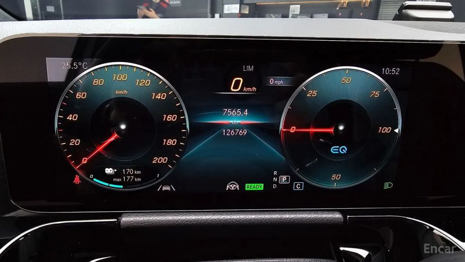 Mercedes-Benz EQA