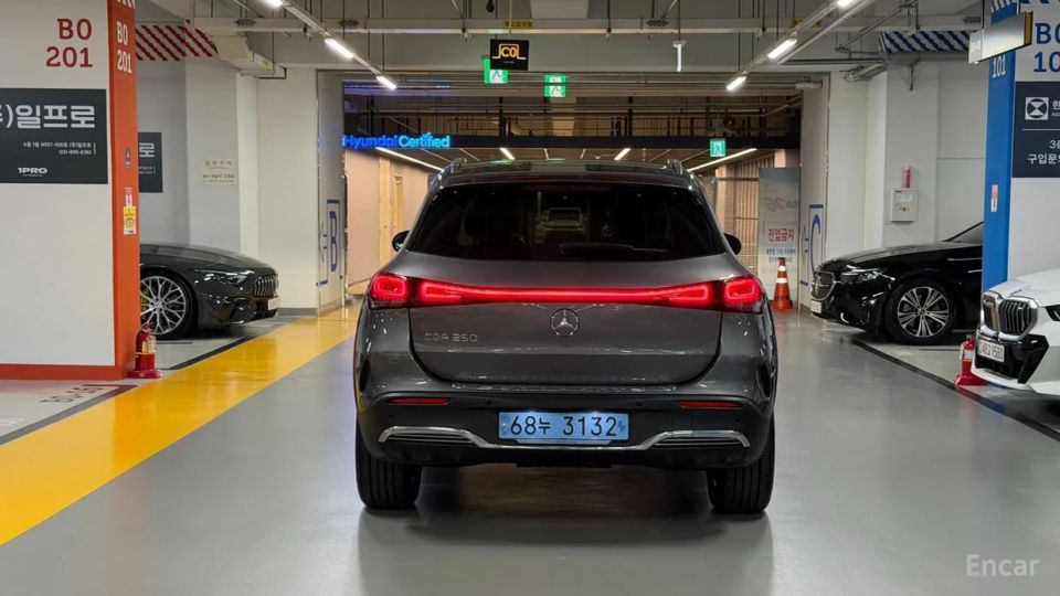 Mercedes-Benz EQA