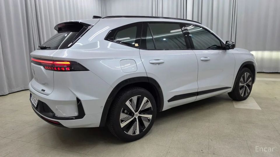 Renault-KoreaSamsung Grand Koleos