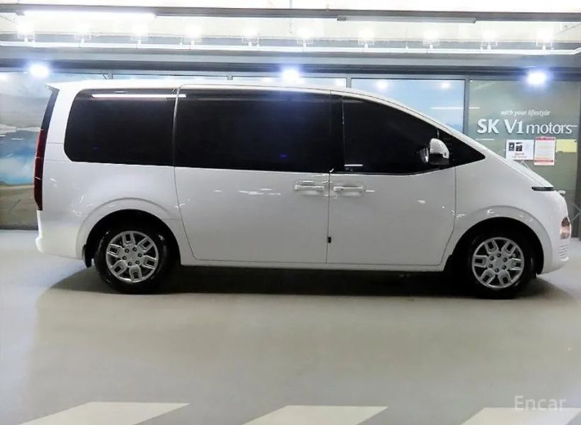 Hyundai Staria
