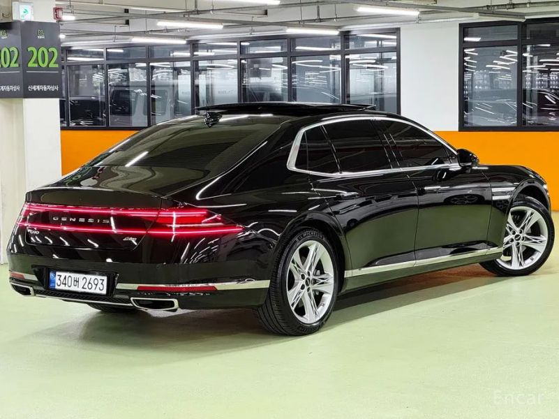 Genesis G90