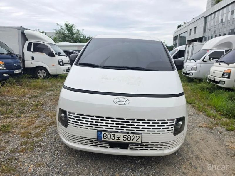 Hyundai Staria
