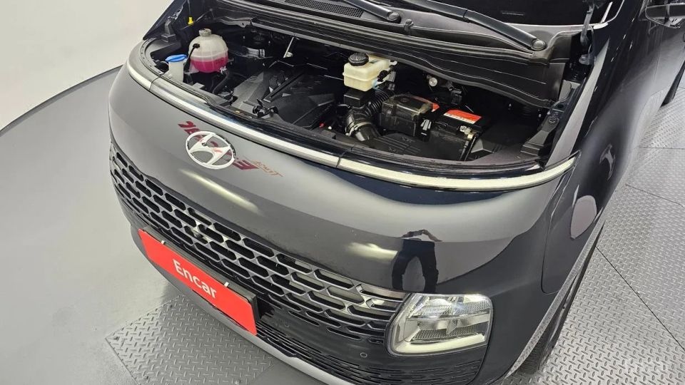 Hyundai Staria