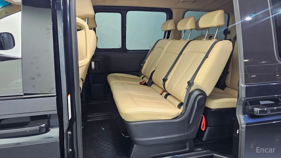 Hyundai Staria