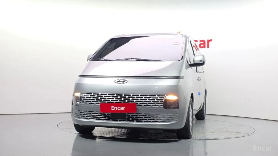 Hyundai Staria